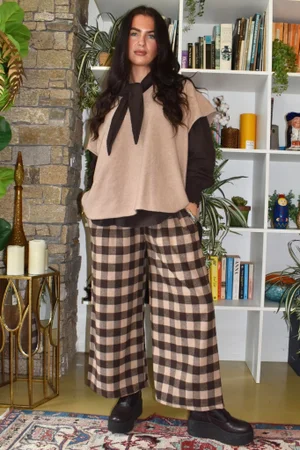 Nora Brushed Cotton Gingham Kick Pant Coffee Bean